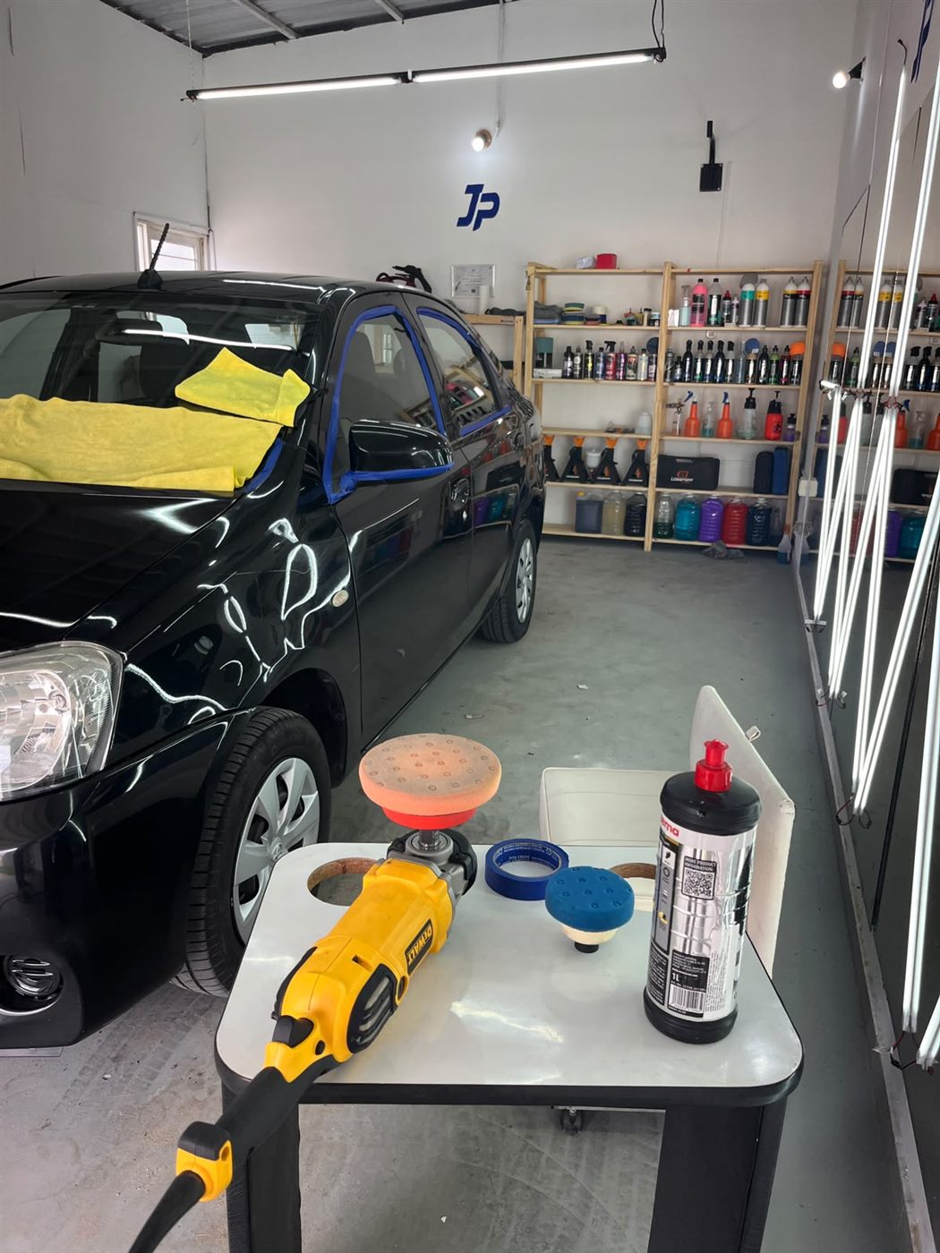 Proceso de detailing en el taller de JP Detailing