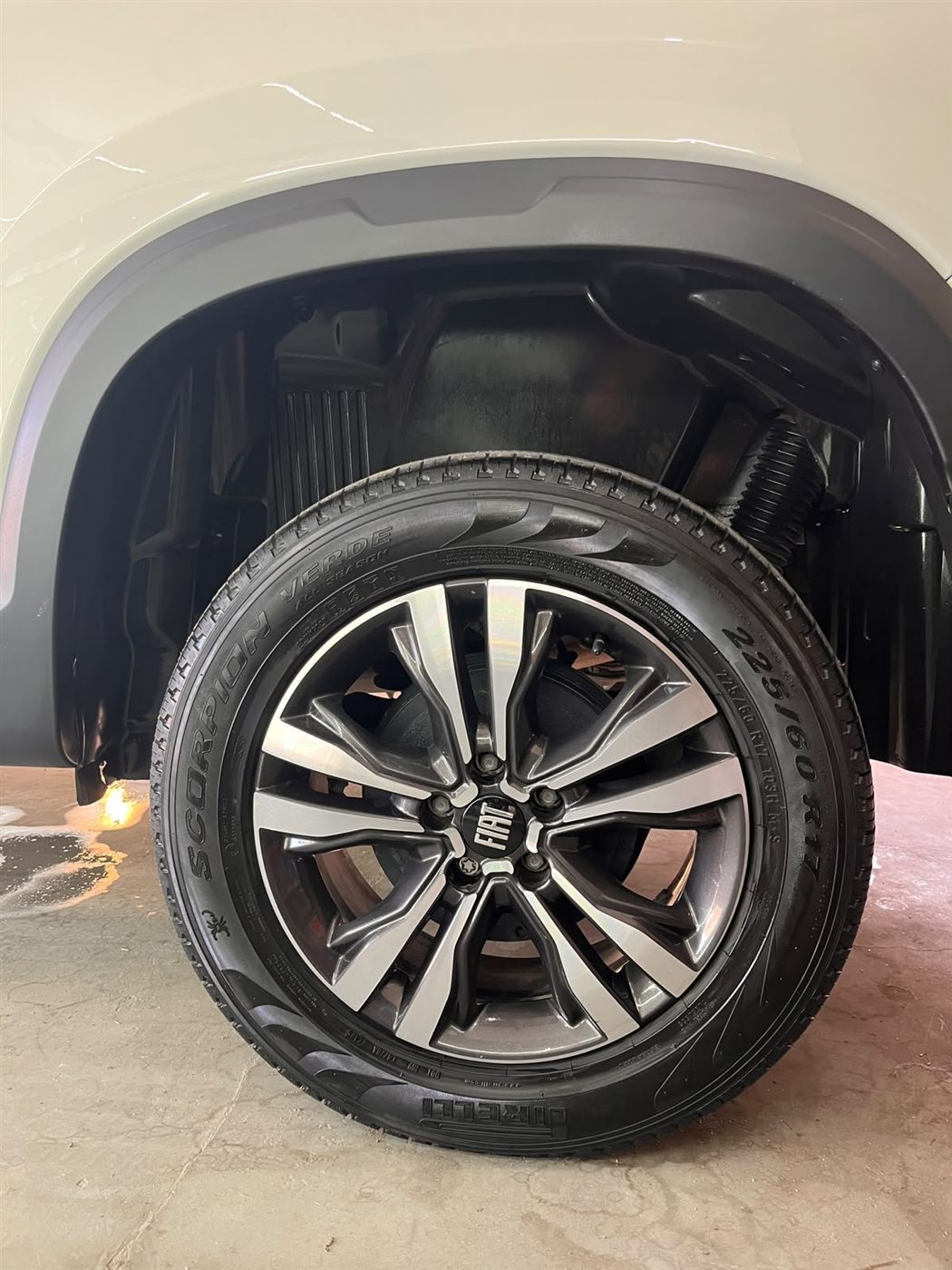 Llanta detallada por JP Detailing